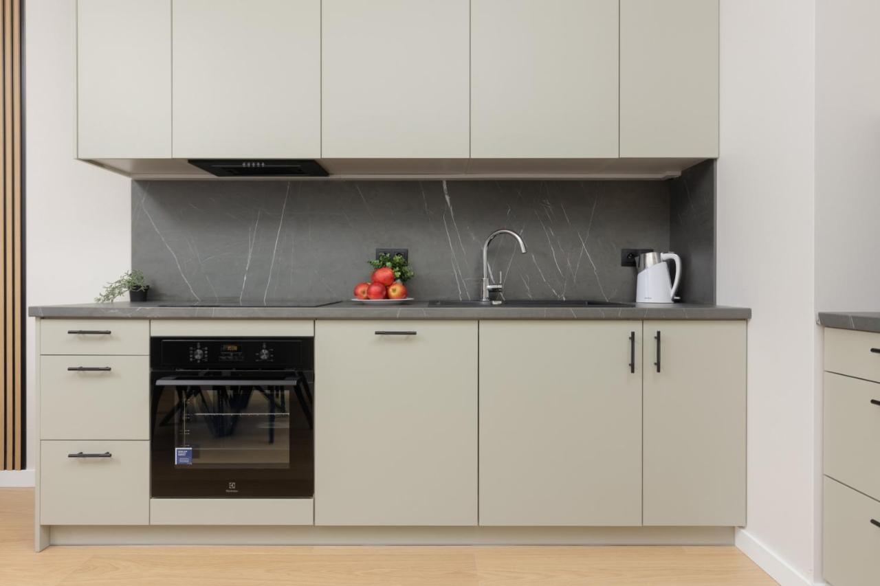Leilighet Wola Spacious Flat With Air Conditioning & Balcony By Renters