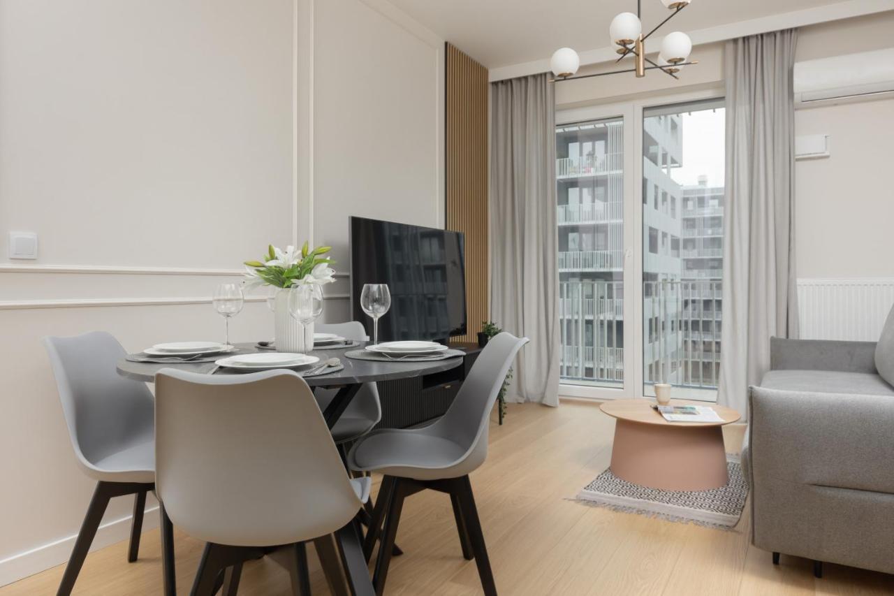 Leilighet Wola Spacious Flat With Air Conditioning & Balcony By Renters Warszawa